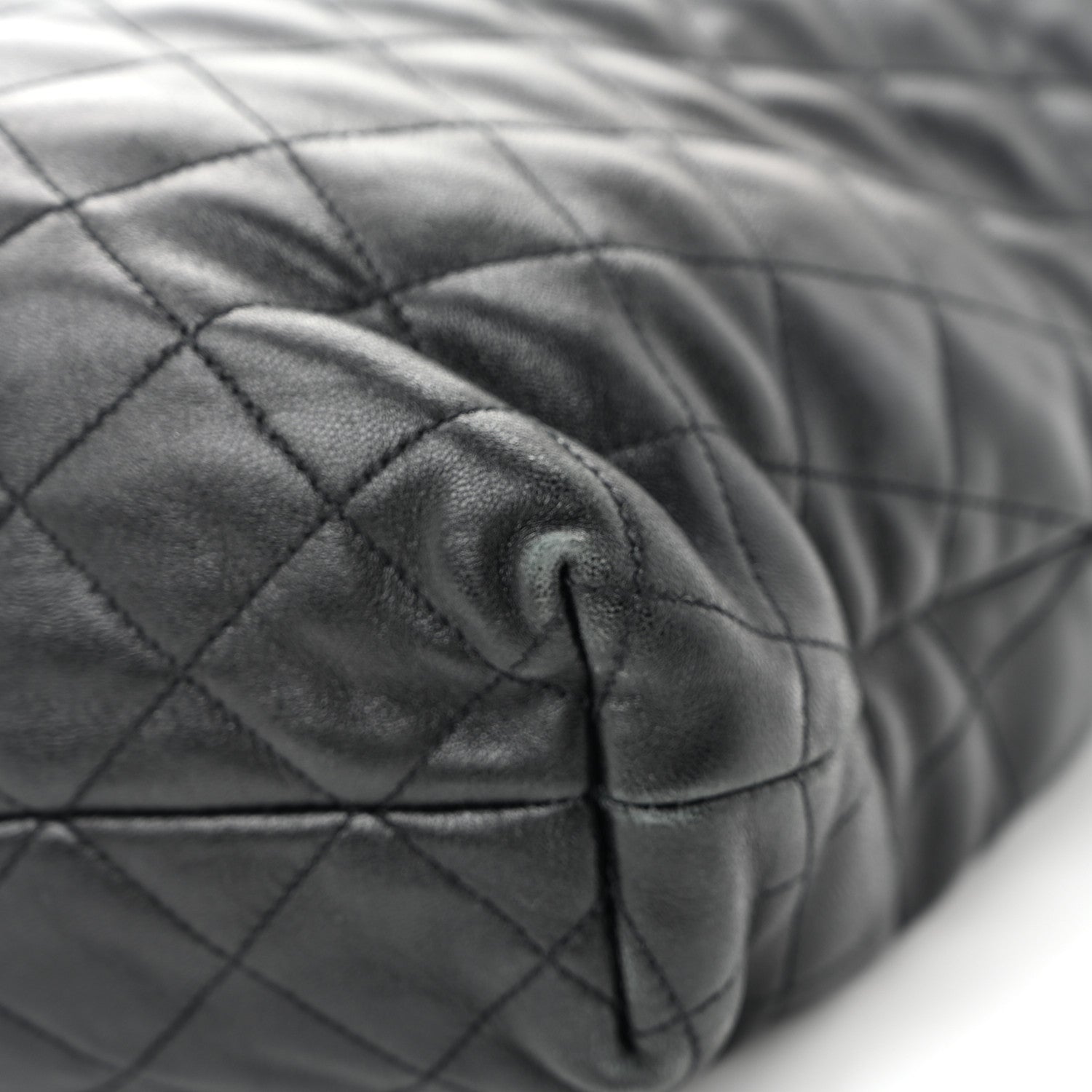 Saint Laurent Lambskin Quilted Maxi Icare Shopping Tote Black 11 of 14