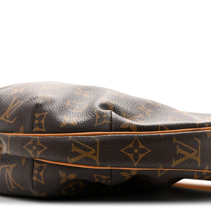 Louis Vuitton Monogram Croissant MM 10 of 15