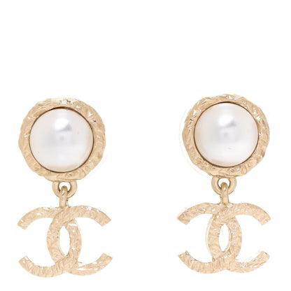 Chanel Pearl Hammered CC Drop Earrings Gold Pearly White 1 of 5