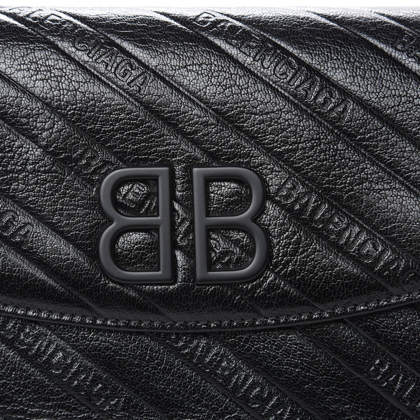 Shiny Goatskin Logo Embossed Monochrome BB Wallet On Chain Black