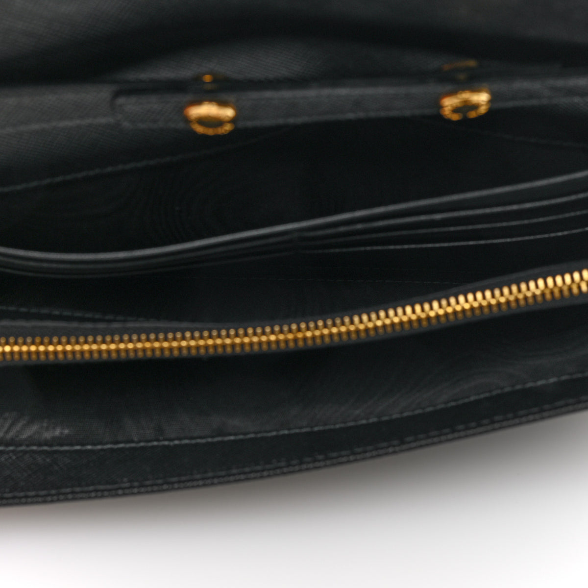 Vitello Move Metal Oro Chain Wallet Black