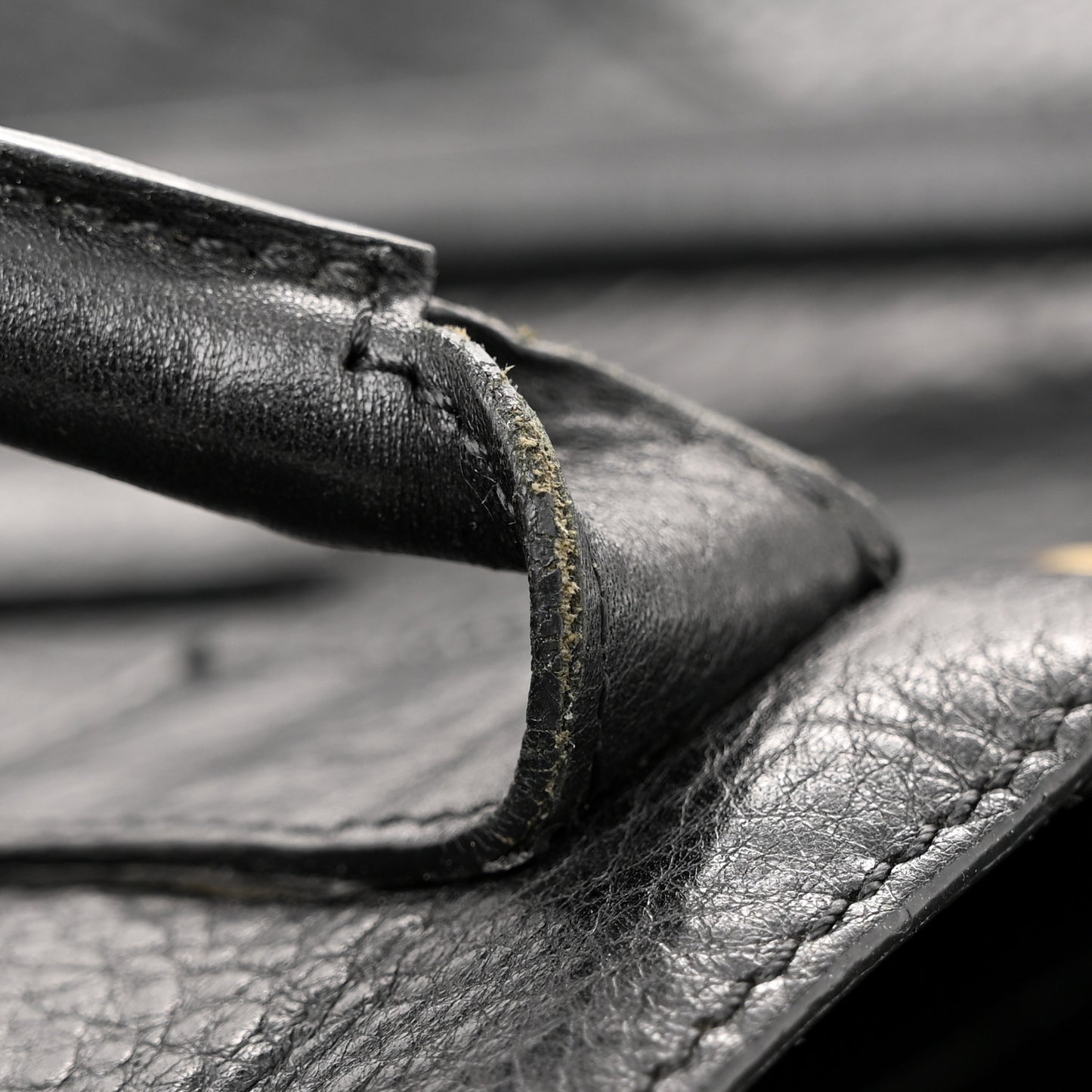 Soft Spongy Calfskin Medium Bayswater Black