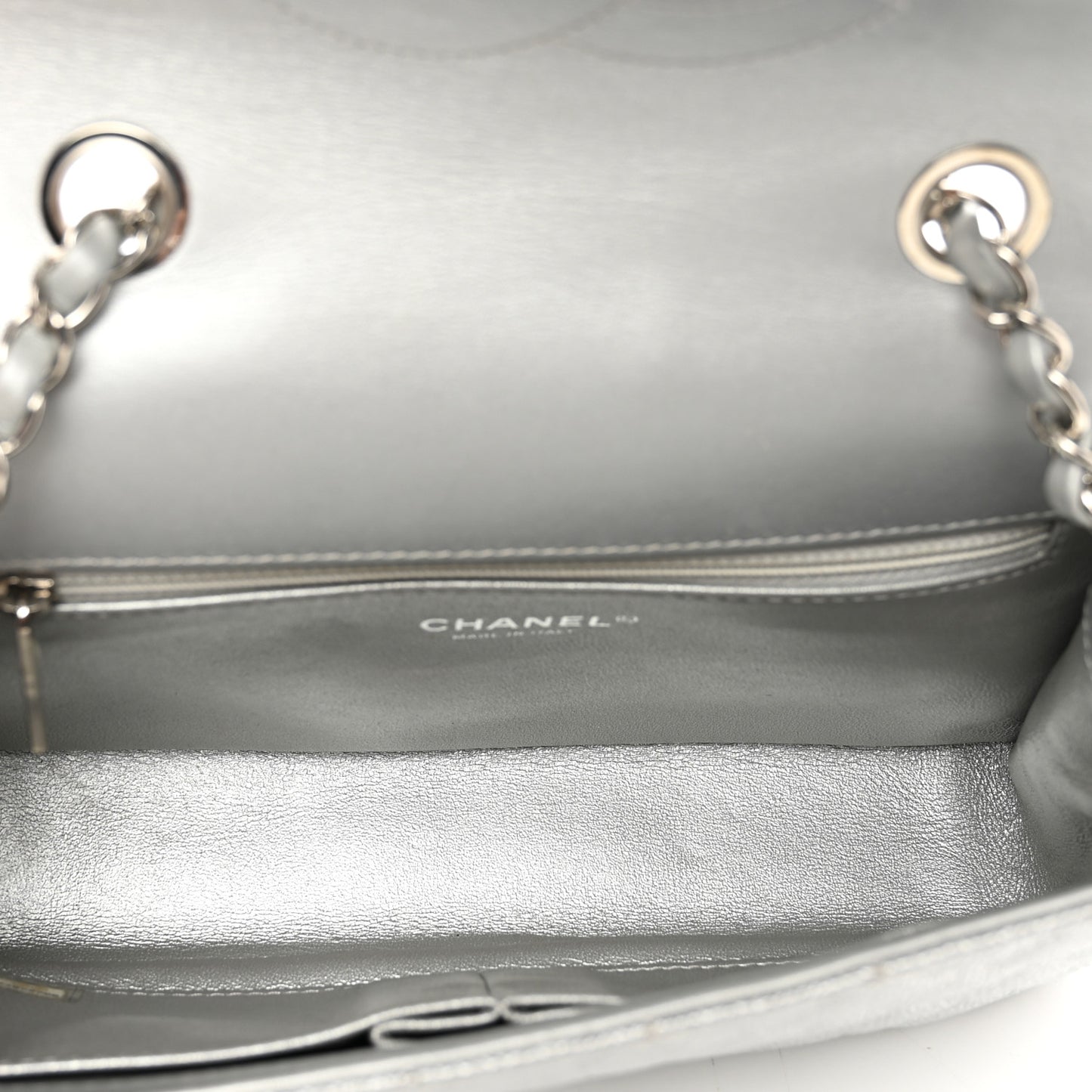 Metallic Caviar Quilted Medium CC Filigree Flap Silver