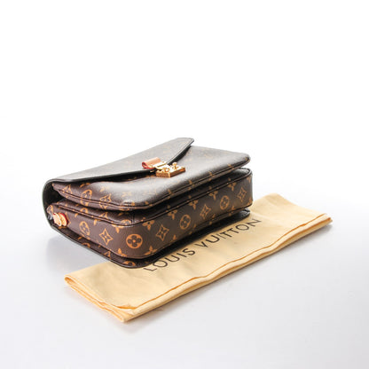 Louis Vuitton Monogram Pochette Metis 4 of 7