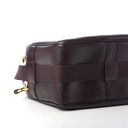 Louis Vuitton Taiga Reporter Messenger Grizzli 9 of 10
