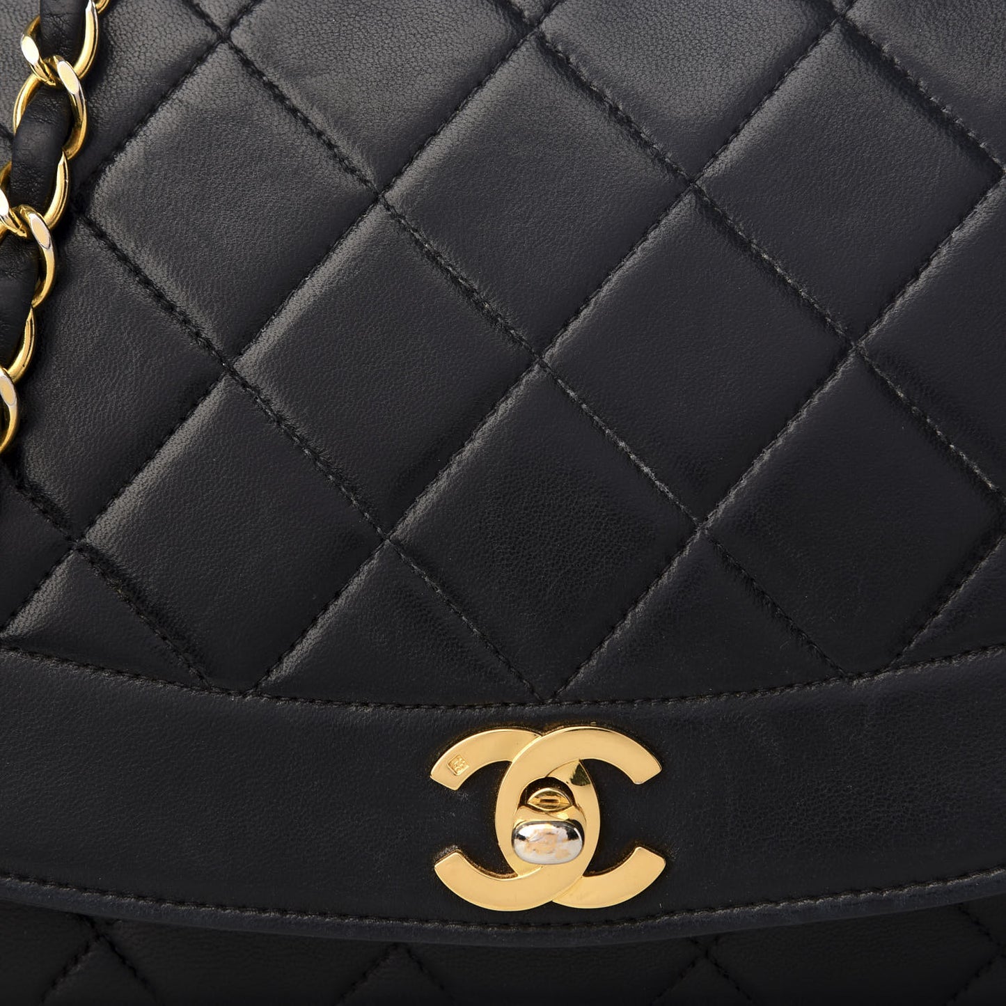 Lambskin Quilted Medium Single Flap Black