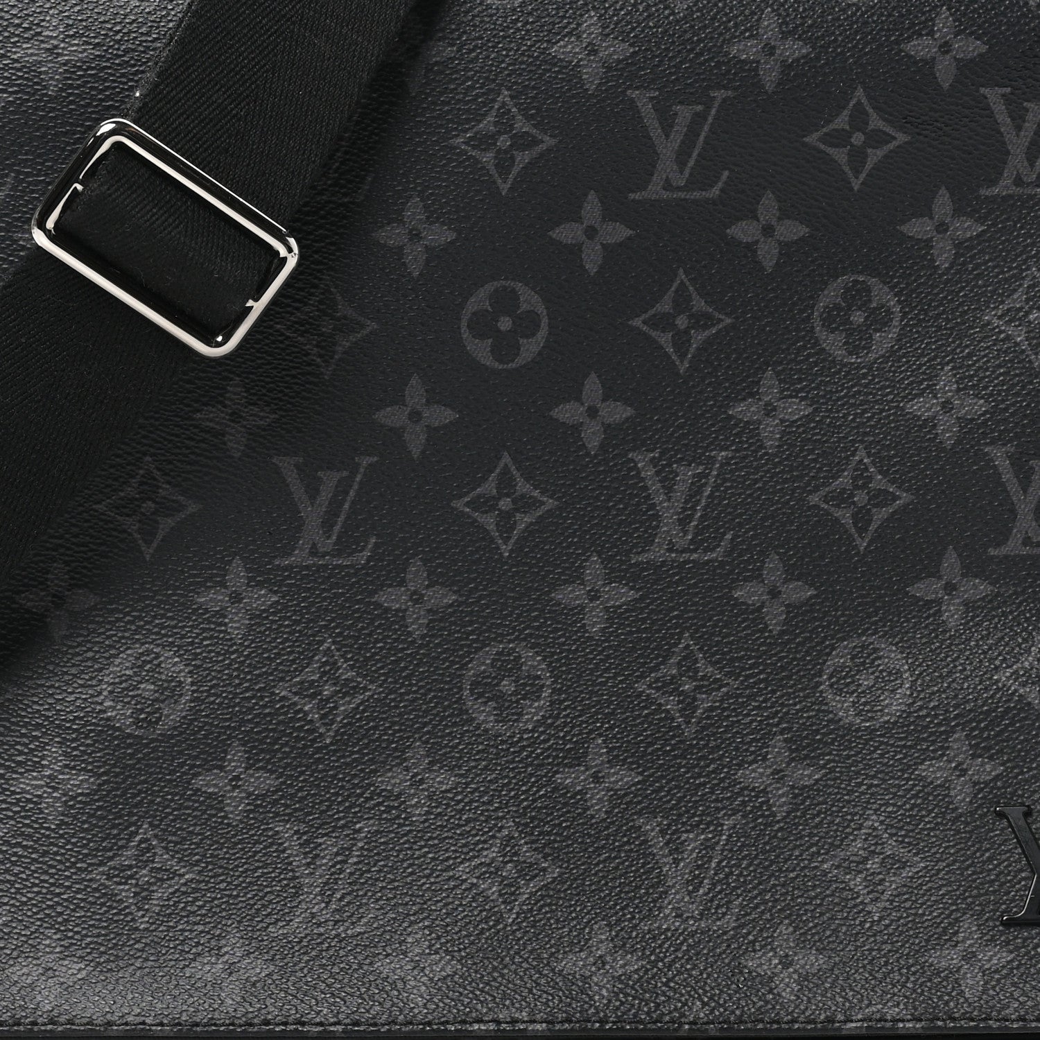 Louis Vuitton Monogram Eclipse District MM 7 of 9