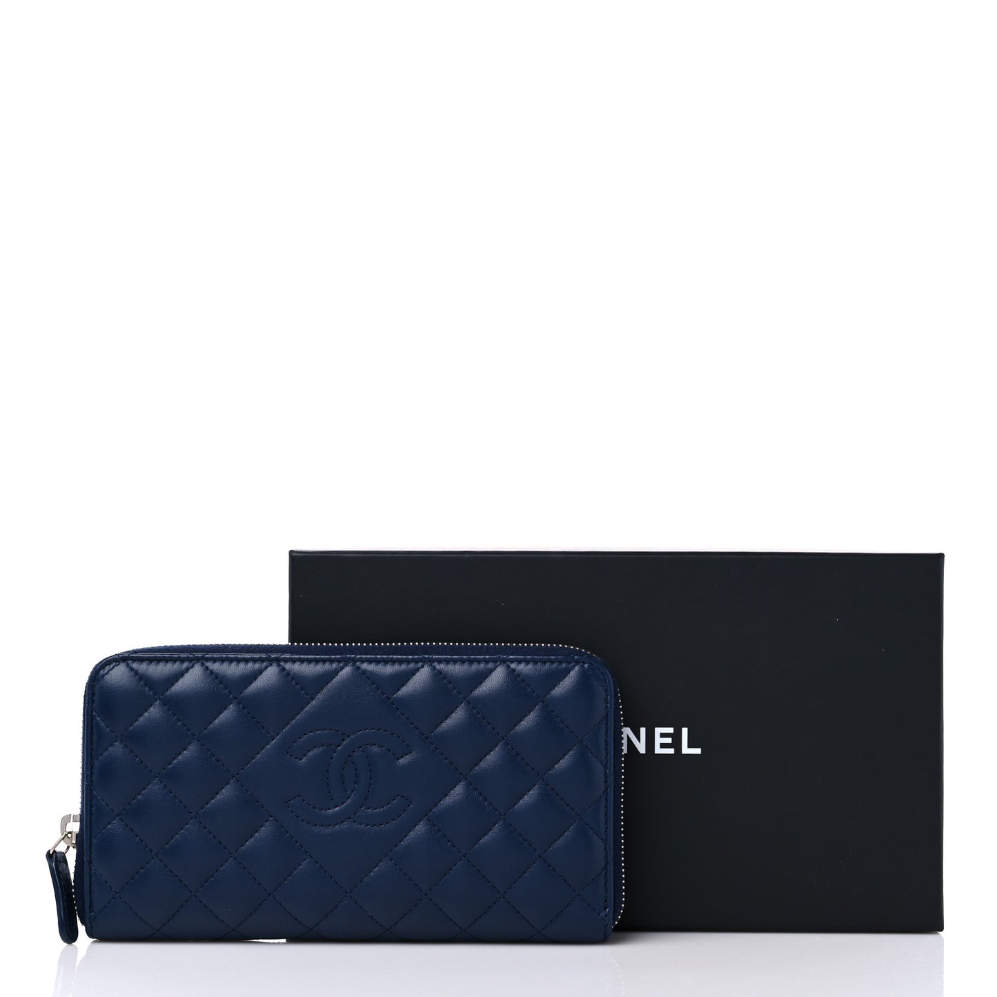 Caviar Quilted Diamond CC Gusset Zip Around Wallet Navy