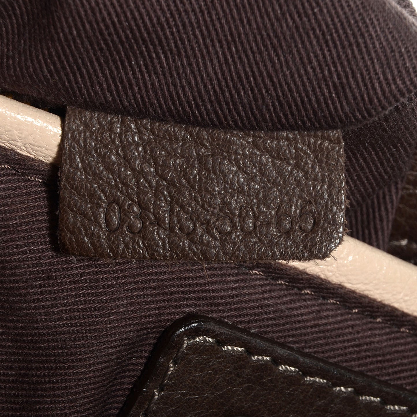 Calfskin Medium Paraty Rock