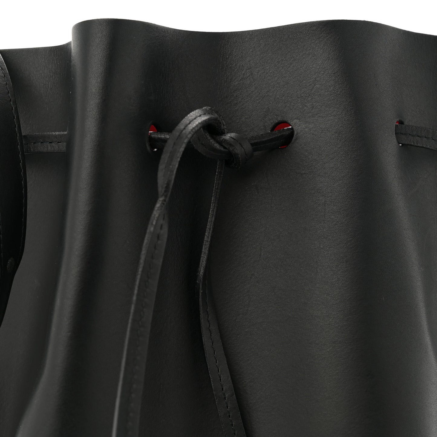 Vegetable Tanned Calfskin Bucket Bag Black Flamma