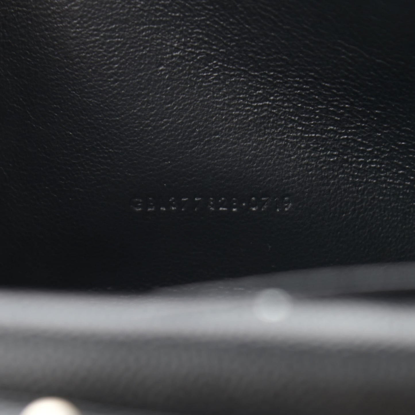 Grain De Poudre Matelasse Chevron Monogram Chain Wallet Black