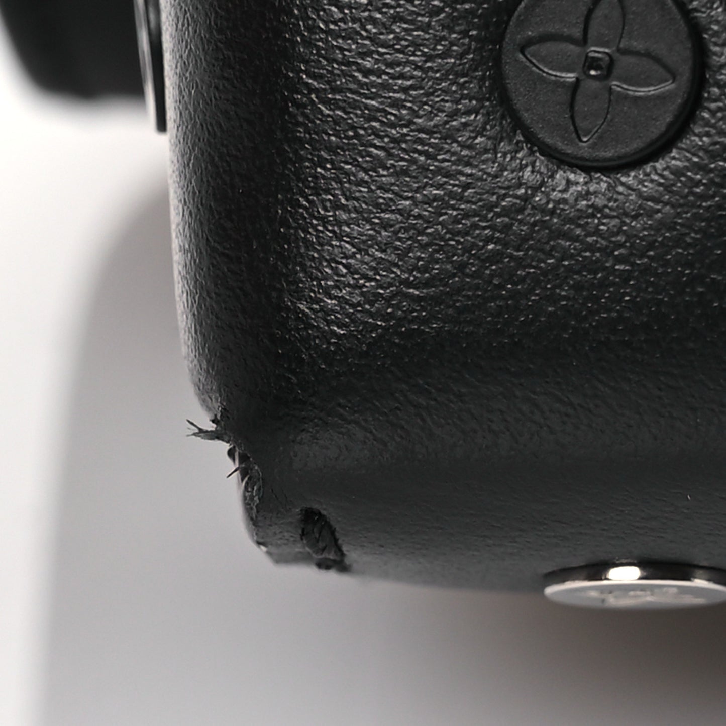 Taurillon Monogram Steamer Wearable Wallet Black