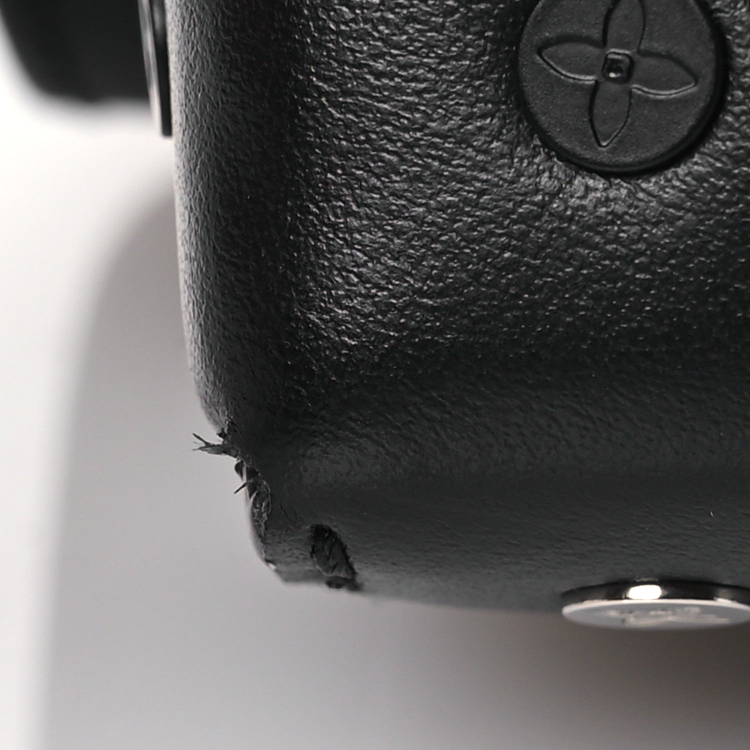 Louis Vuitton Taurillon Monogram Steamer Wearable Wallet Black 13 of 13