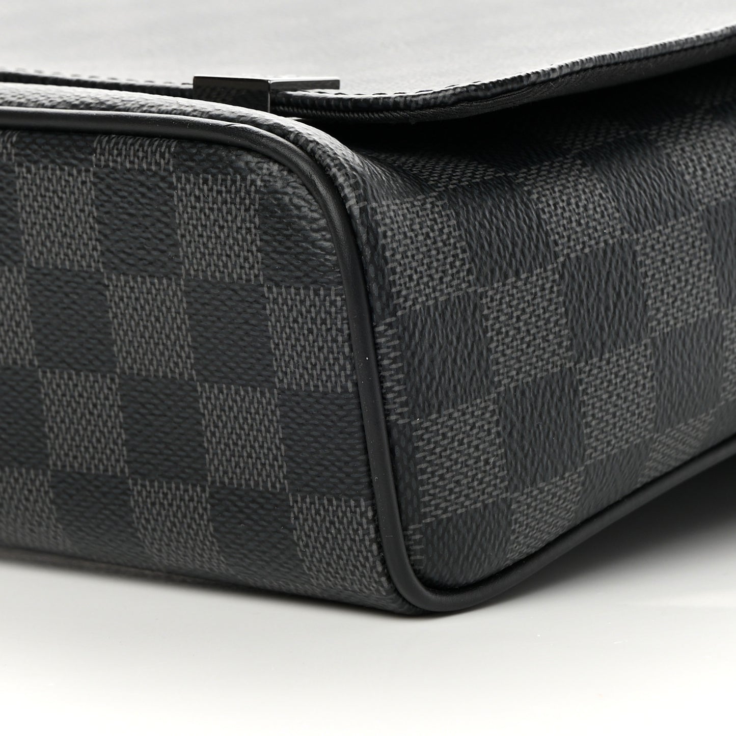 Damier Graphite District PM