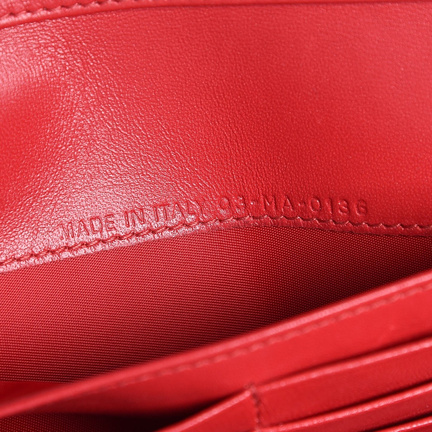 Grained Calfskin Diorama Croisiere Chain Wallet Red