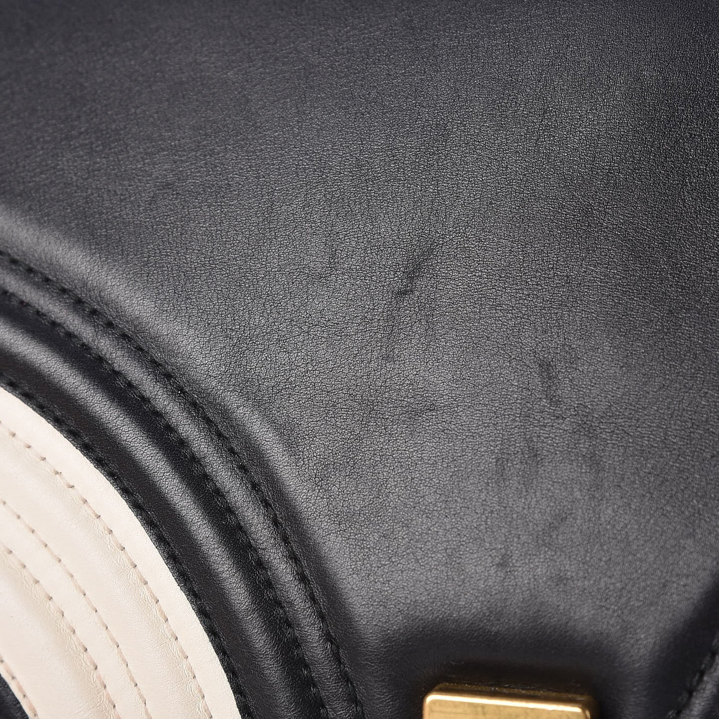 Calfskin Matelasse Medium GG Marmont Shoulder Bag Black White