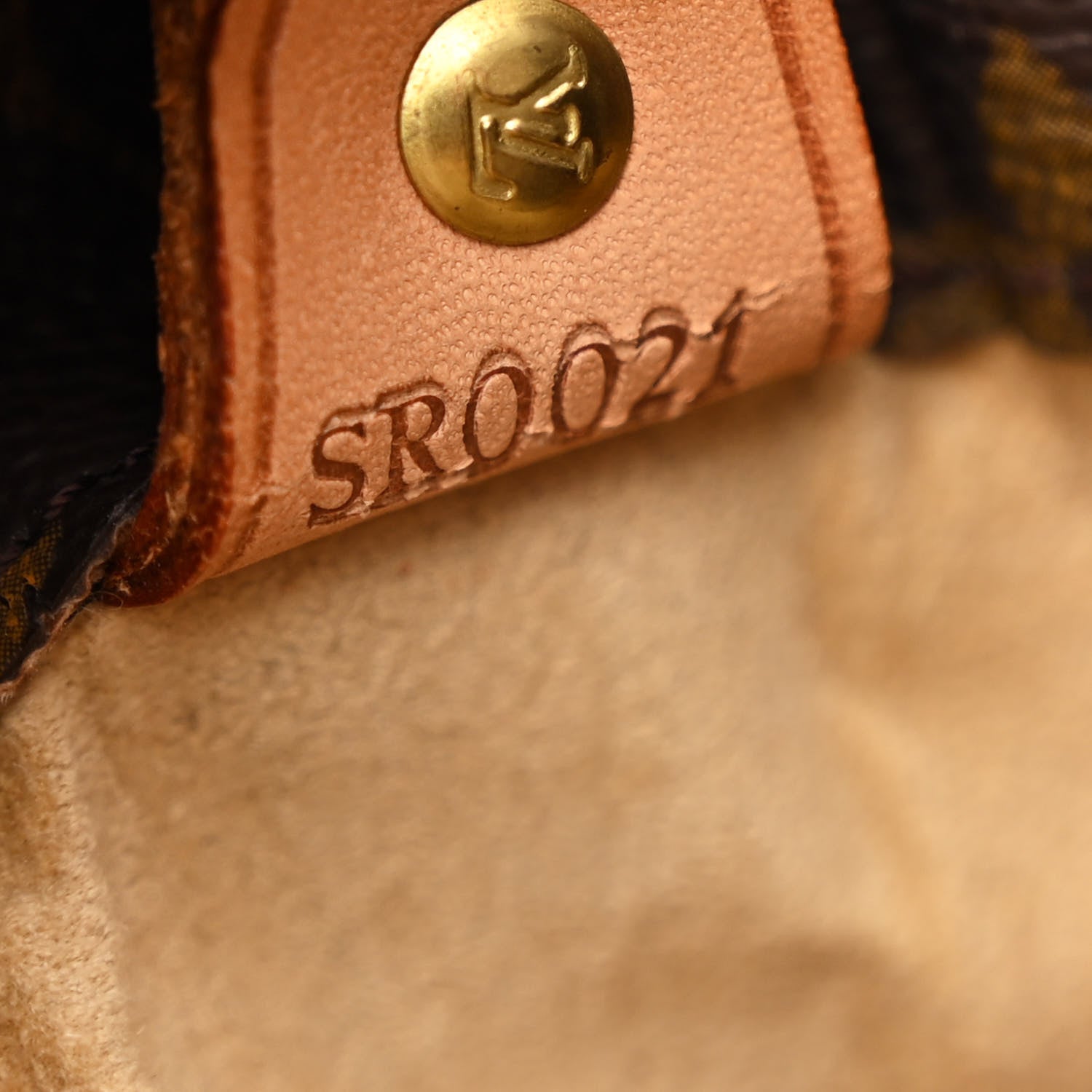 Louis Vuitton Monogram Luco 7 of 11