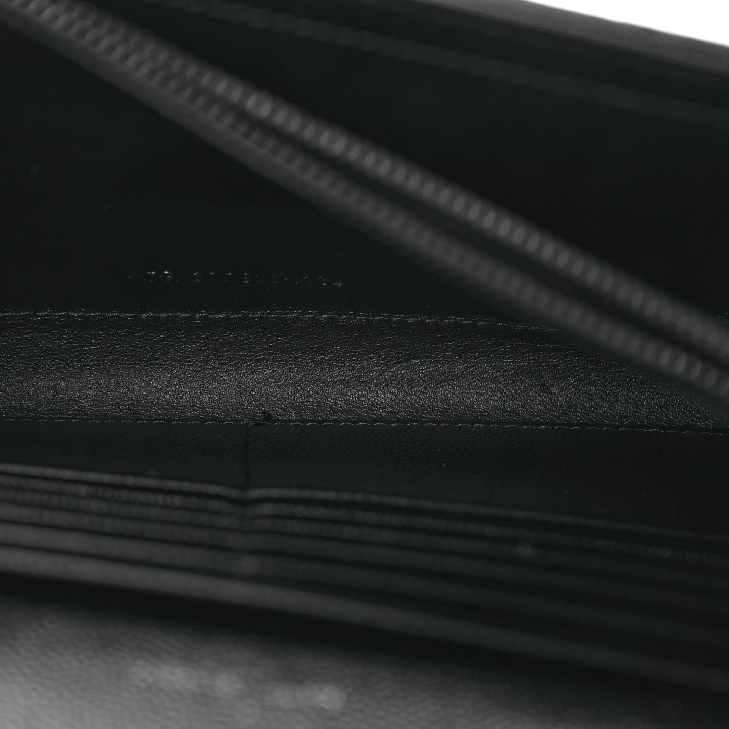 Grain De Poudre Matelasse Chevron Monogram Monochrome Chain Wallet Black