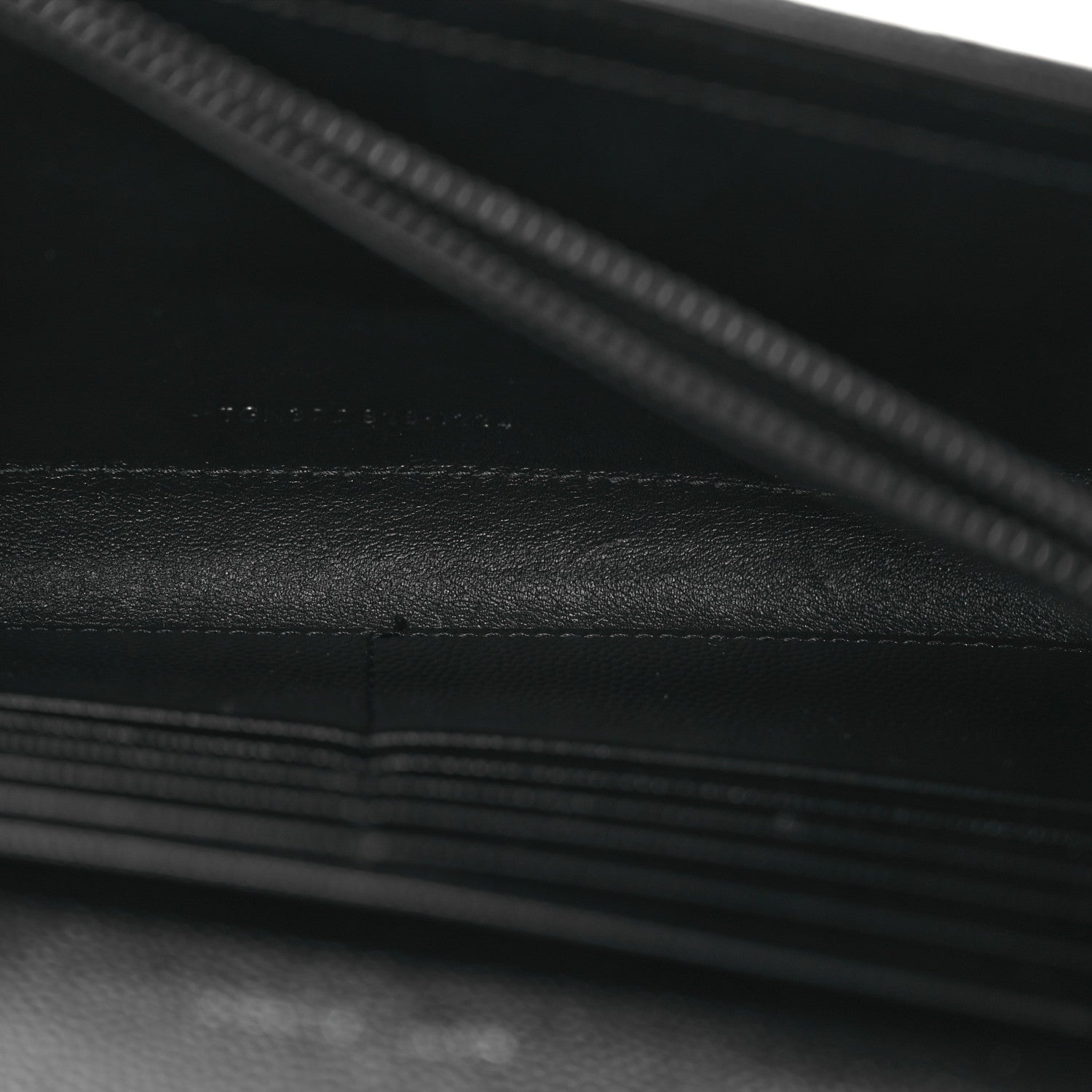 Saint Laurent Grain De Poudre Matelasse Chevron Monogram Monochrome Chain Wallet Black 7 of 13