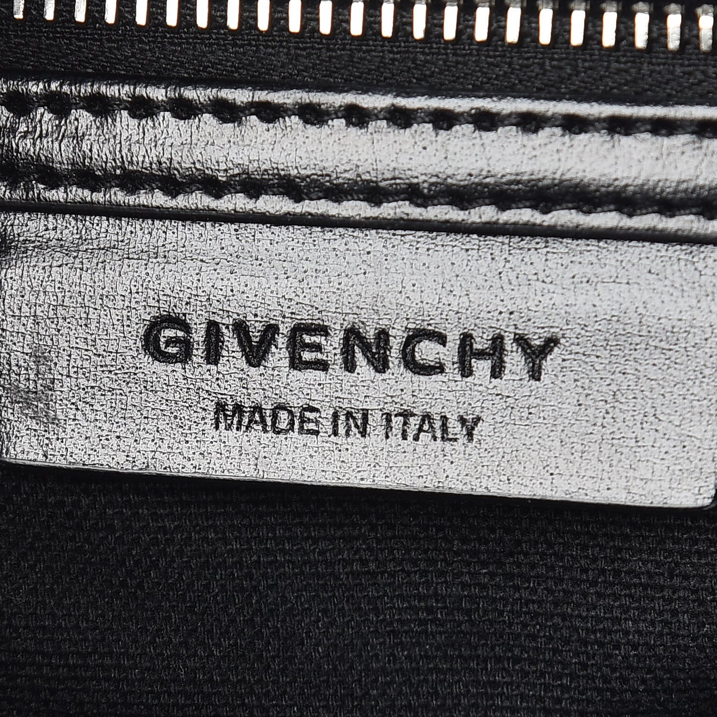 Shiny Lord Calfskin Medium Antigona Black
