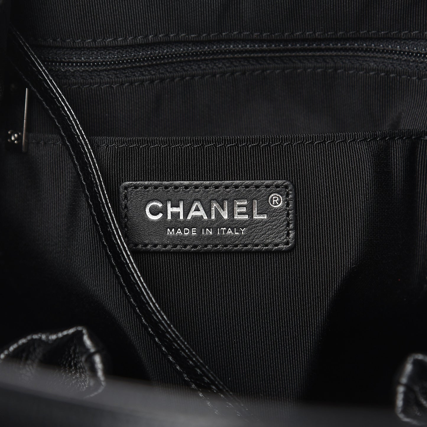 Grained Calfskin Quilted Medium CC Chain Bucket Drawstring Bag Black