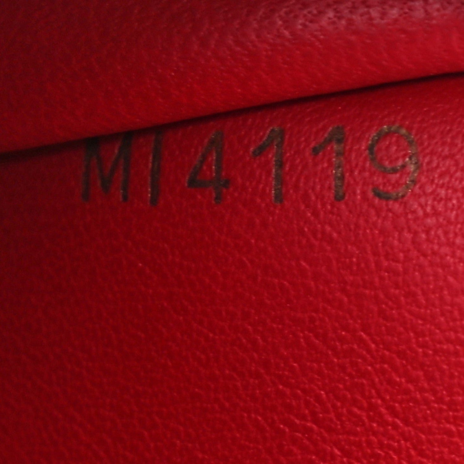 Louis Vuitton Taurillon Capucines Compact Wallet Rubis 7 of 7