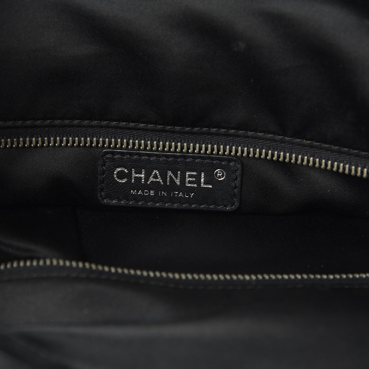 Vinyl Quilted Frozen Shopping Tote Black