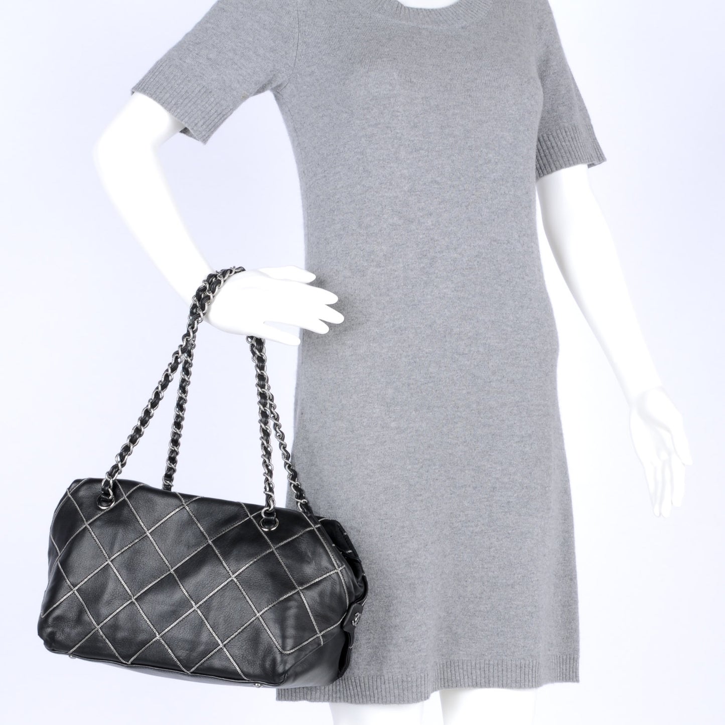 Calfskin Chain Stitch Shoulder Bag Black