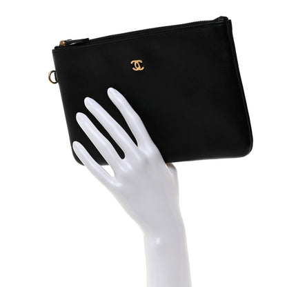 Chanel Shiny Calfskin Chanel 22 Removable Pouch Black 3 of 6