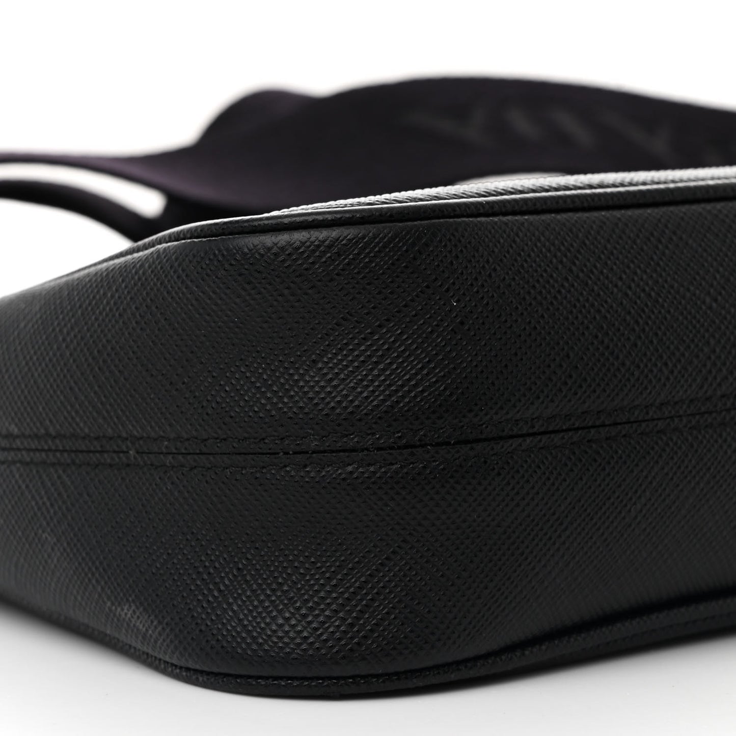 Saffiano Lux Re-Edition 2005 Shoulder Bag Black