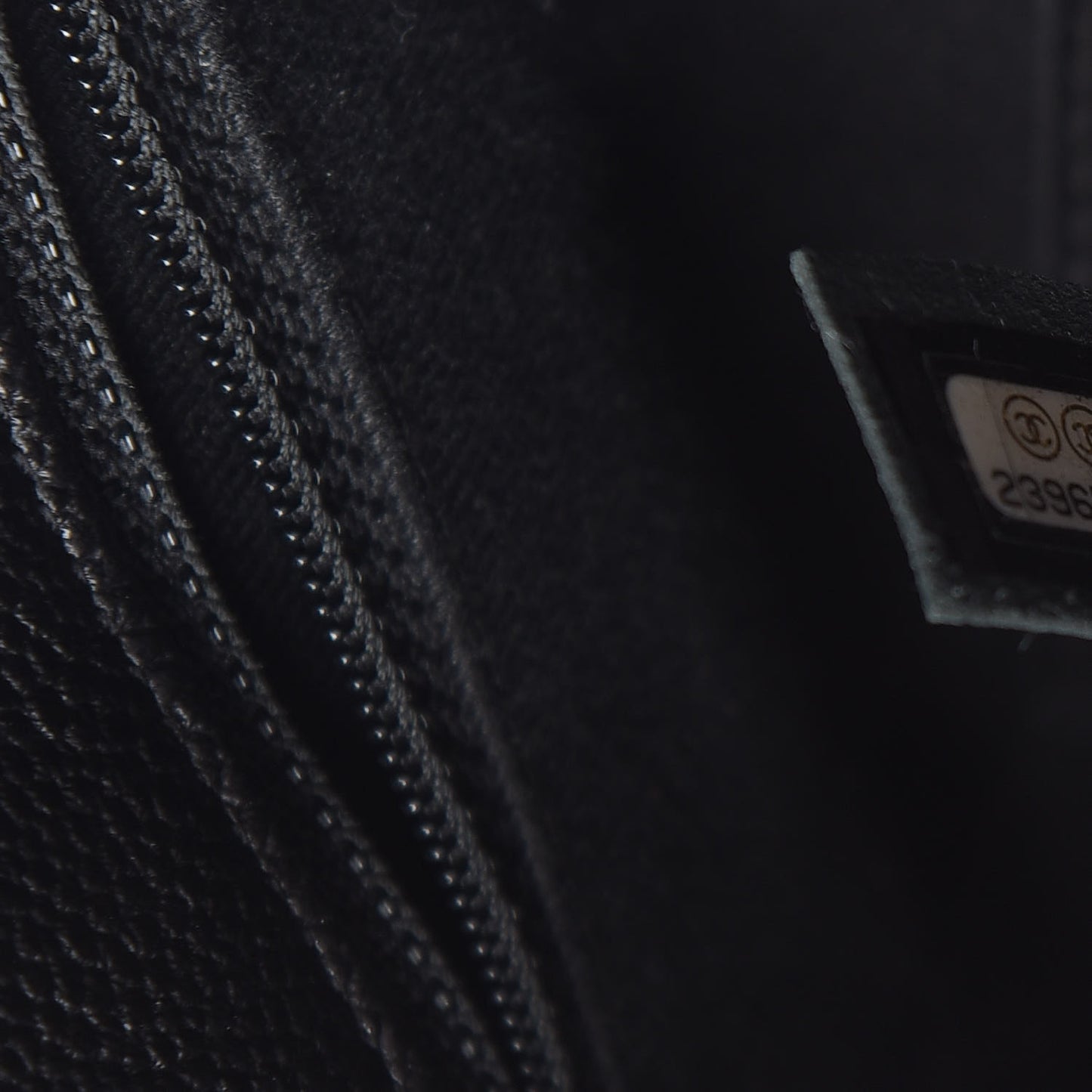 Crumpled Grained Calfskin Zip and Carry Shopping Tote Black