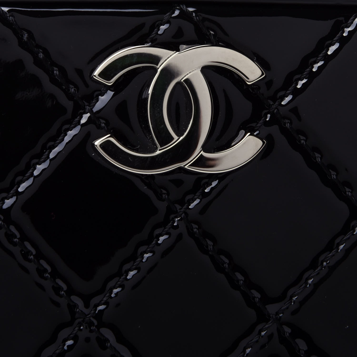 Chanel Patent Quilted Travel Kit Vanity Case Black 4 of 4