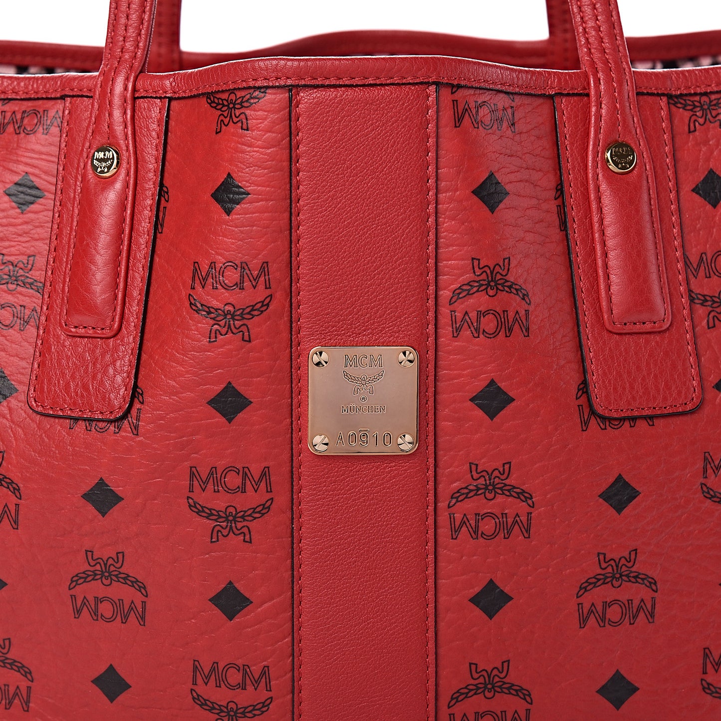 Visetos Medium Liz Reversible Shopper Tote Ruby Red