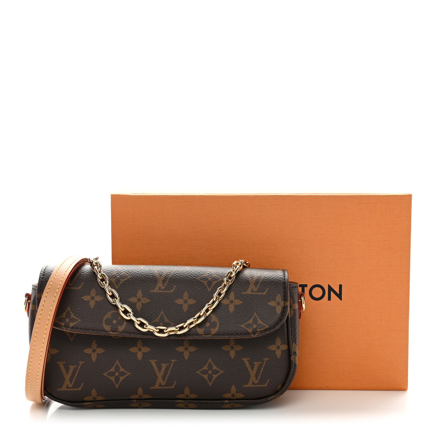 Monogram Ivy Wallet On Chain