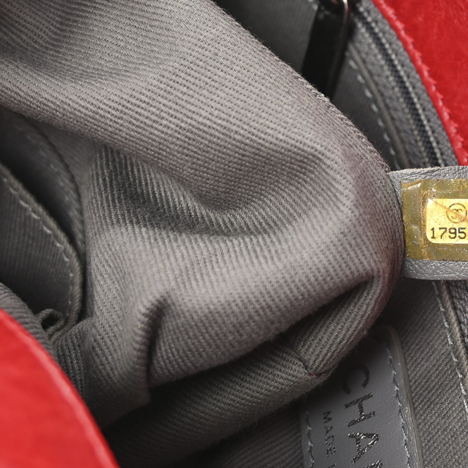 Chanel Glazed Calfskin Hobo Red 7 of 10