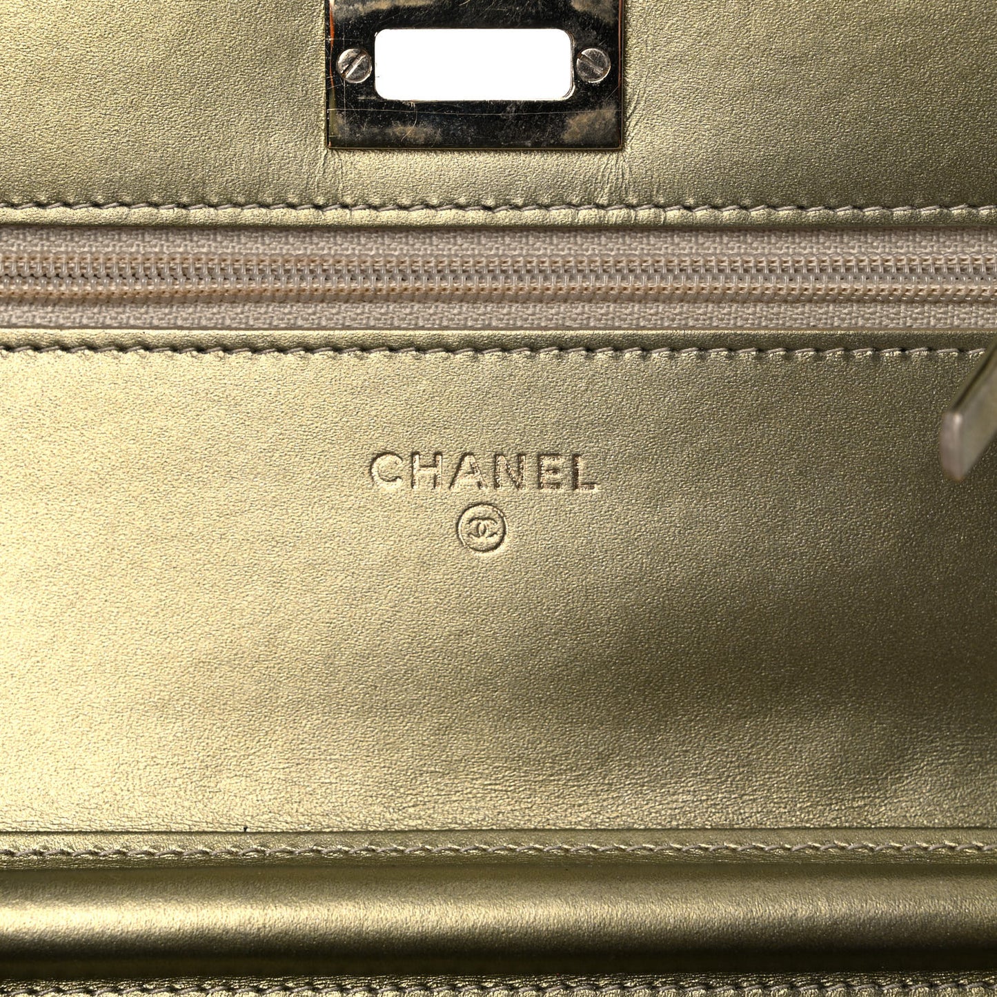 Metallic Aged Calfskin Quilted Reissue Wallet On Chain WOC Green