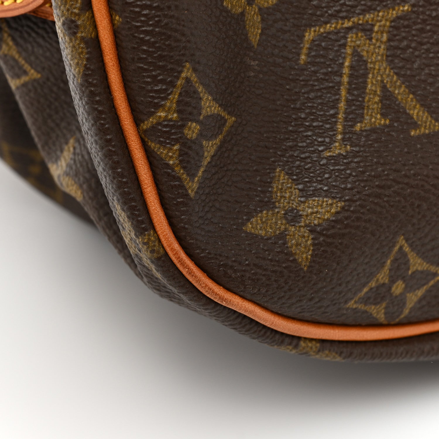 Louis Vuitton Monogram Saumur 35 16 of 17