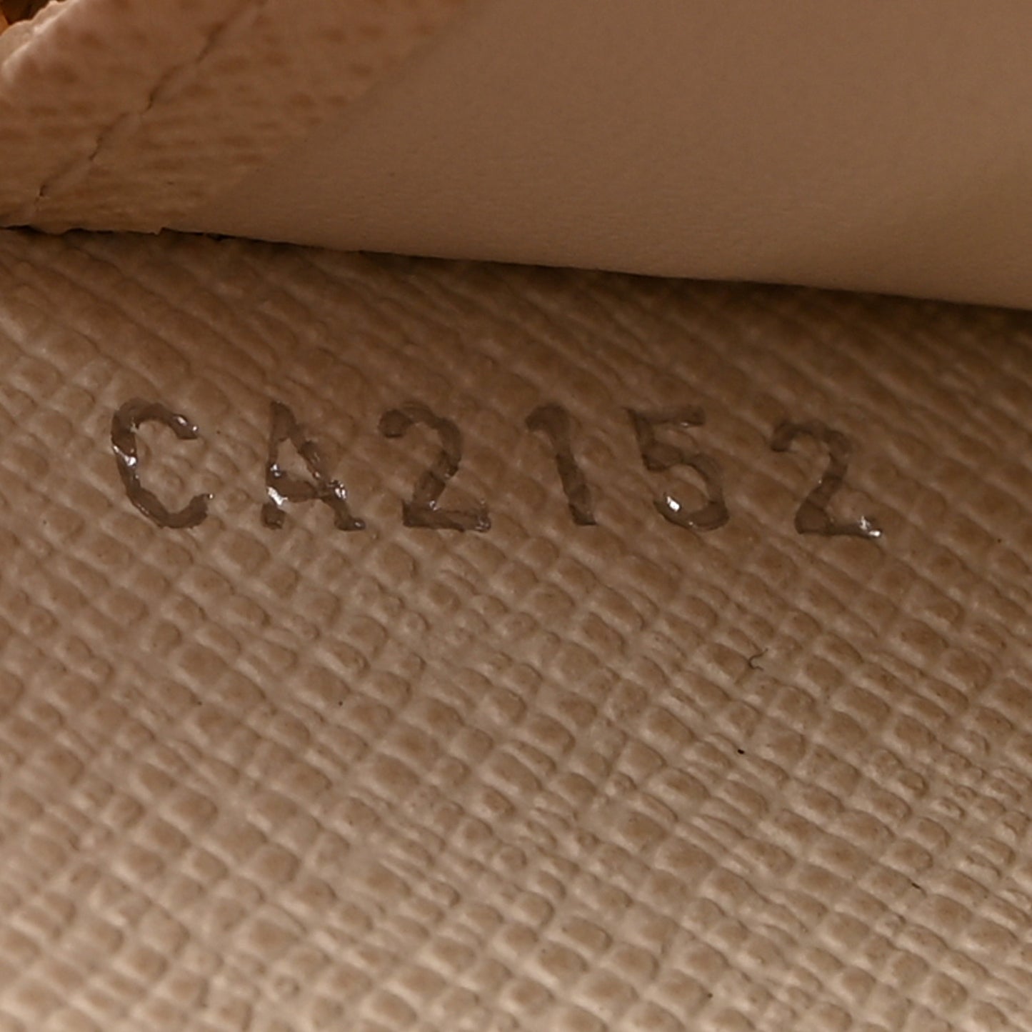 Epi Zippy Wallet Ivory