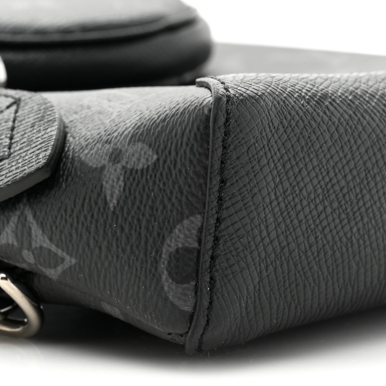 Louis Vuitton Taigarama Duo Slingbag Black 10 of 10