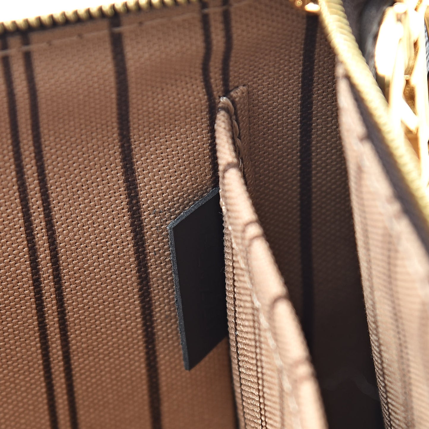 X LOL Monogram Neverfull MM GM Pochette Gold Silver