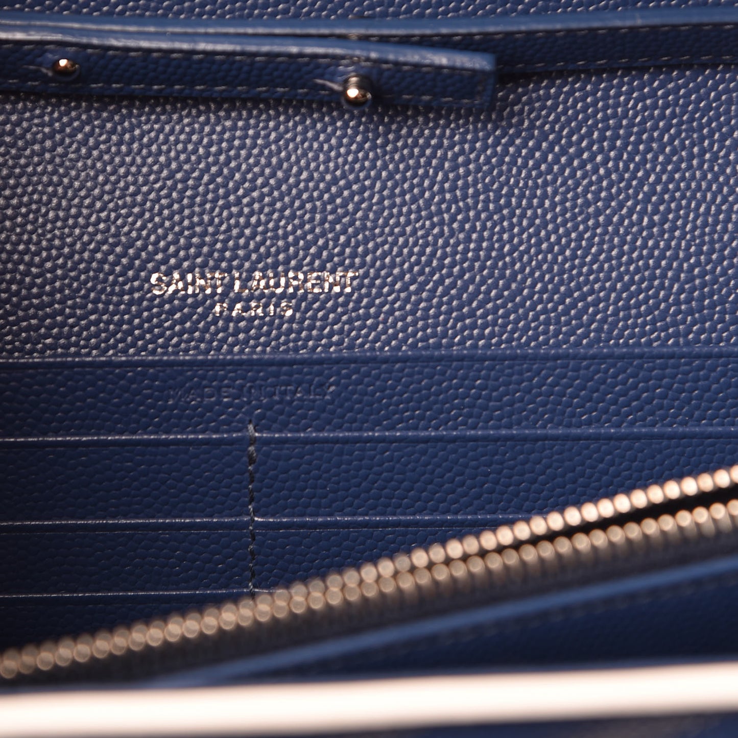 Grain De Poudre Matelasse Monogram Chain Wallet Denim Bianco Ottico