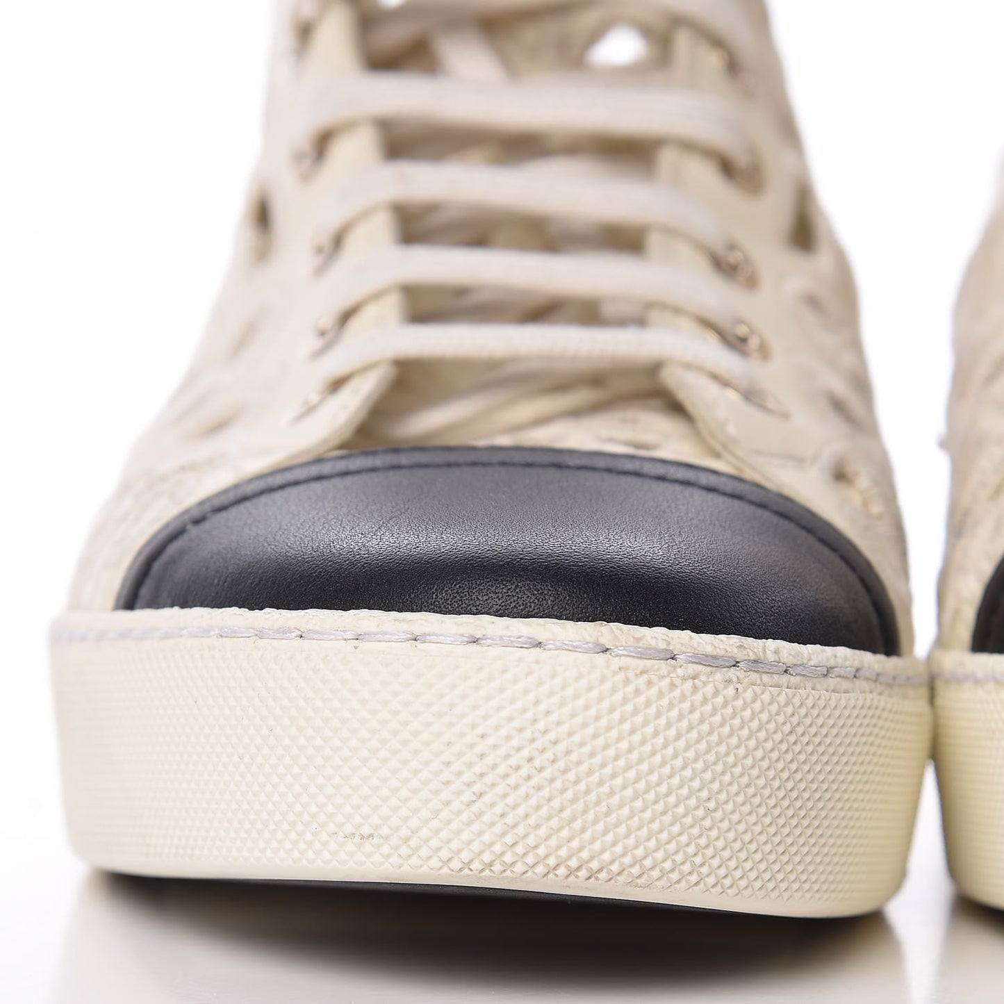Grained Goatskin Hollow Out Flower Sneakers 39.5 White Black