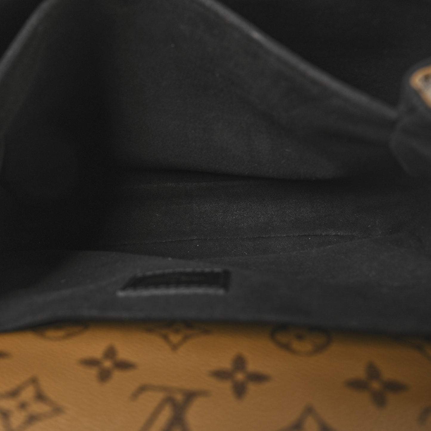 Reverse Monogram Pochette Metis