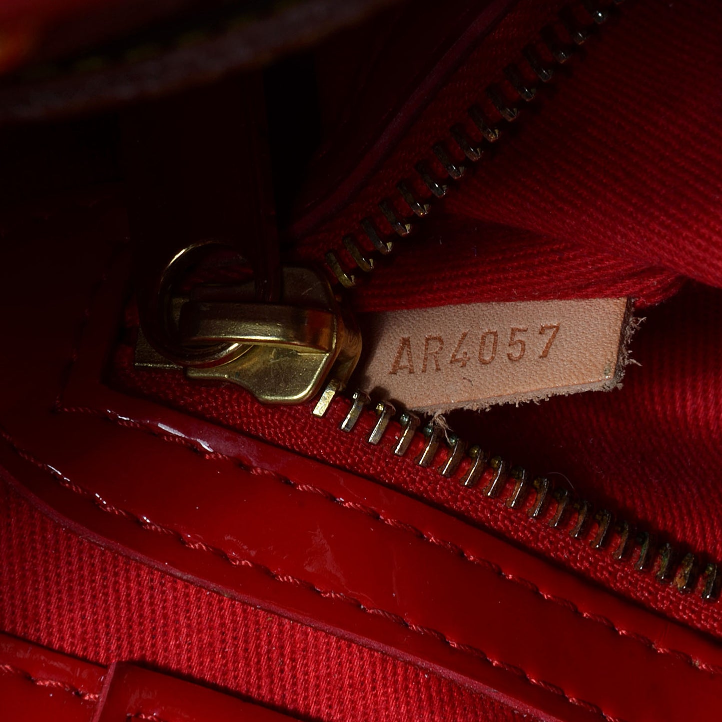 Monogram Neo Bucket Rubis