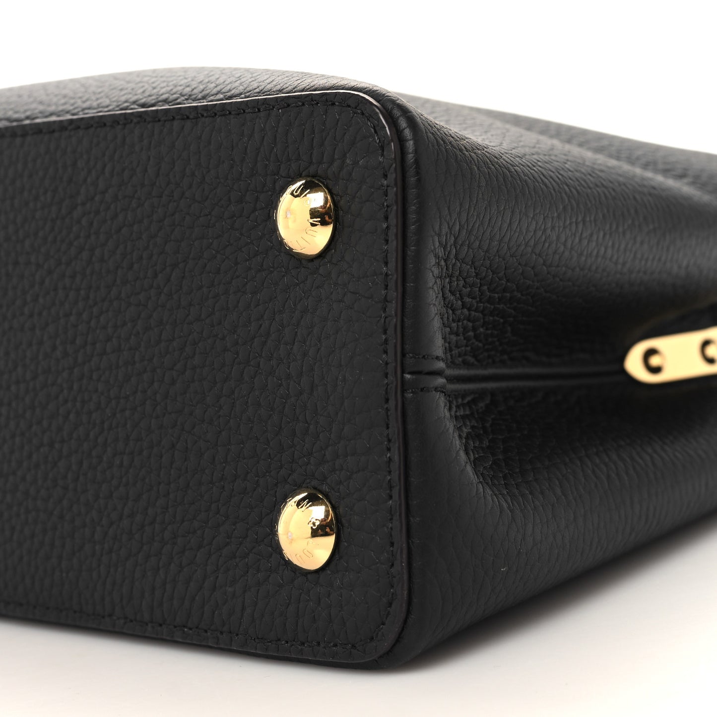 Taurillon Capucines PM Black