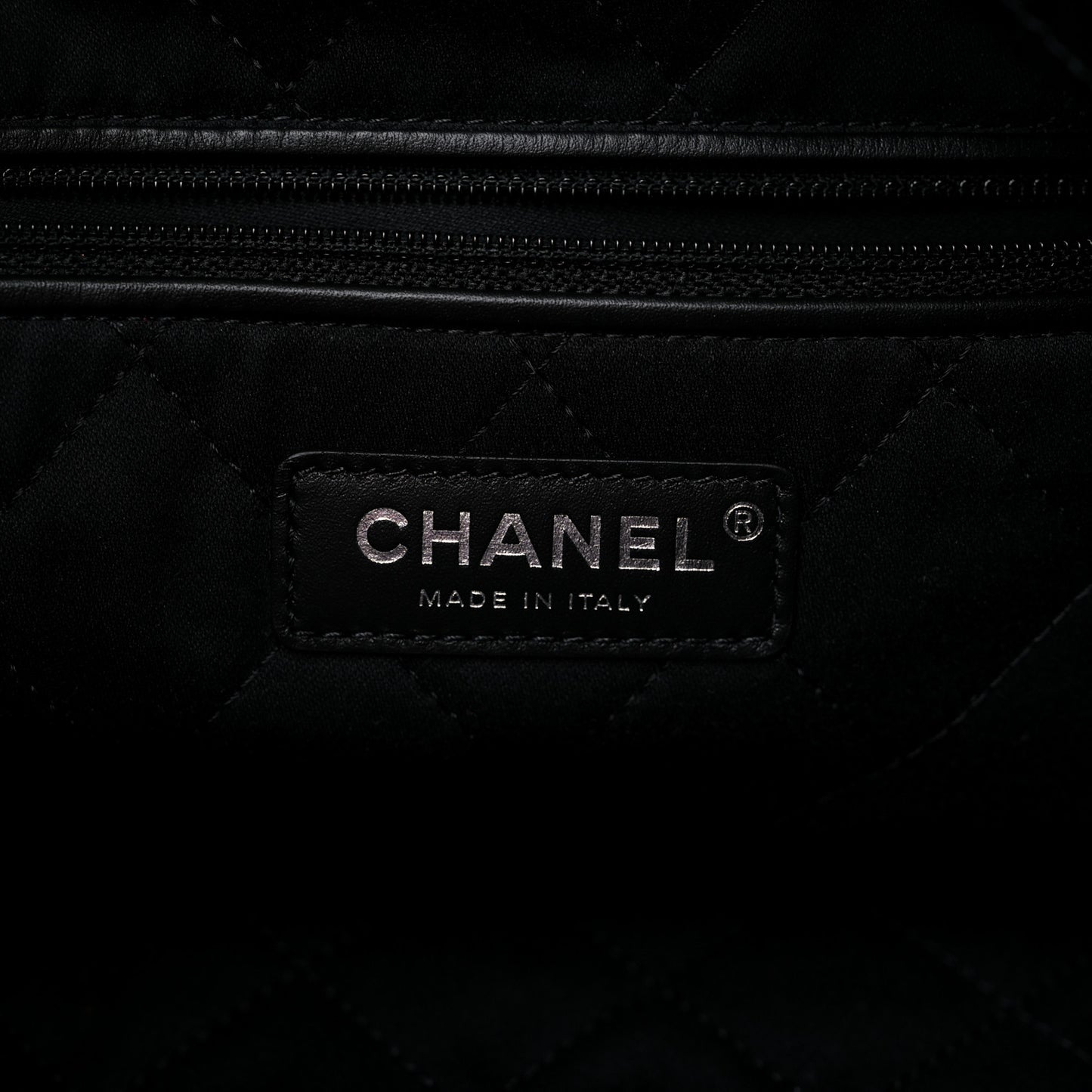 Shiny Calfskin Quilted Chanel 22 Black