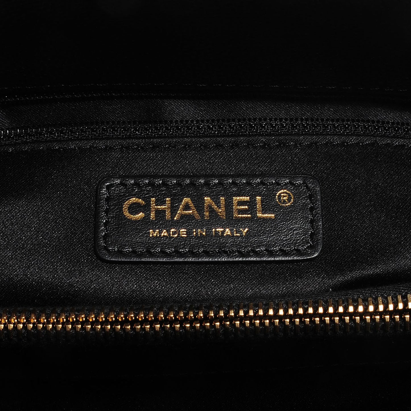 Caviar Grand Shopping Tote GST Black