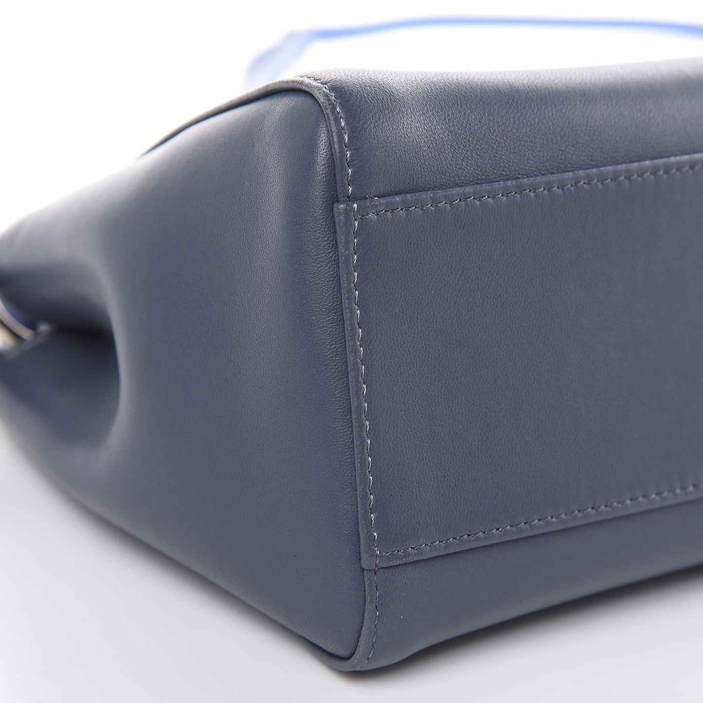 Nappa Colorblock Mini Peekaboo Iconic Satchel Tempesta Nebula Polvere