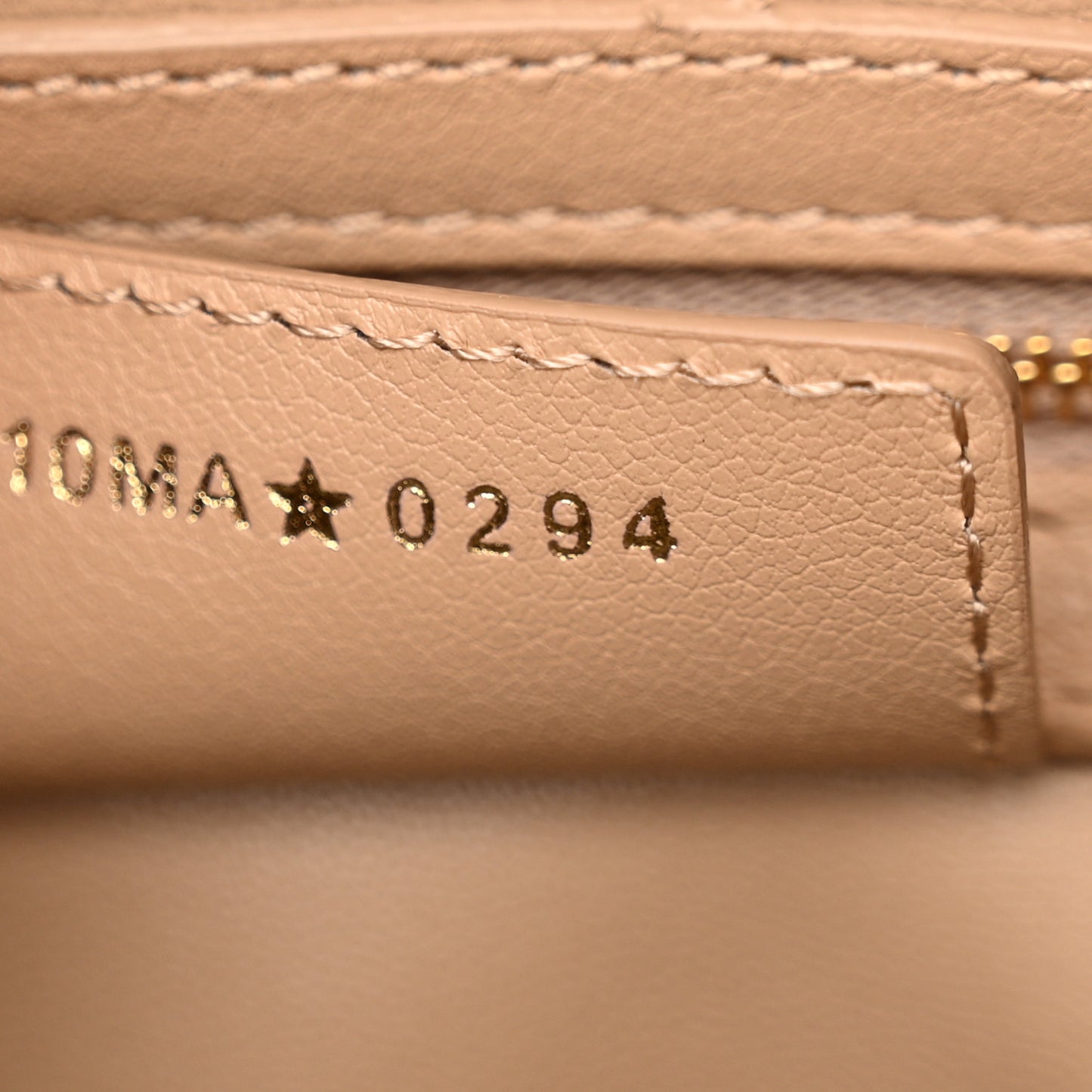 Calfskin Macrocannage Groove 20 Bag Biscuit