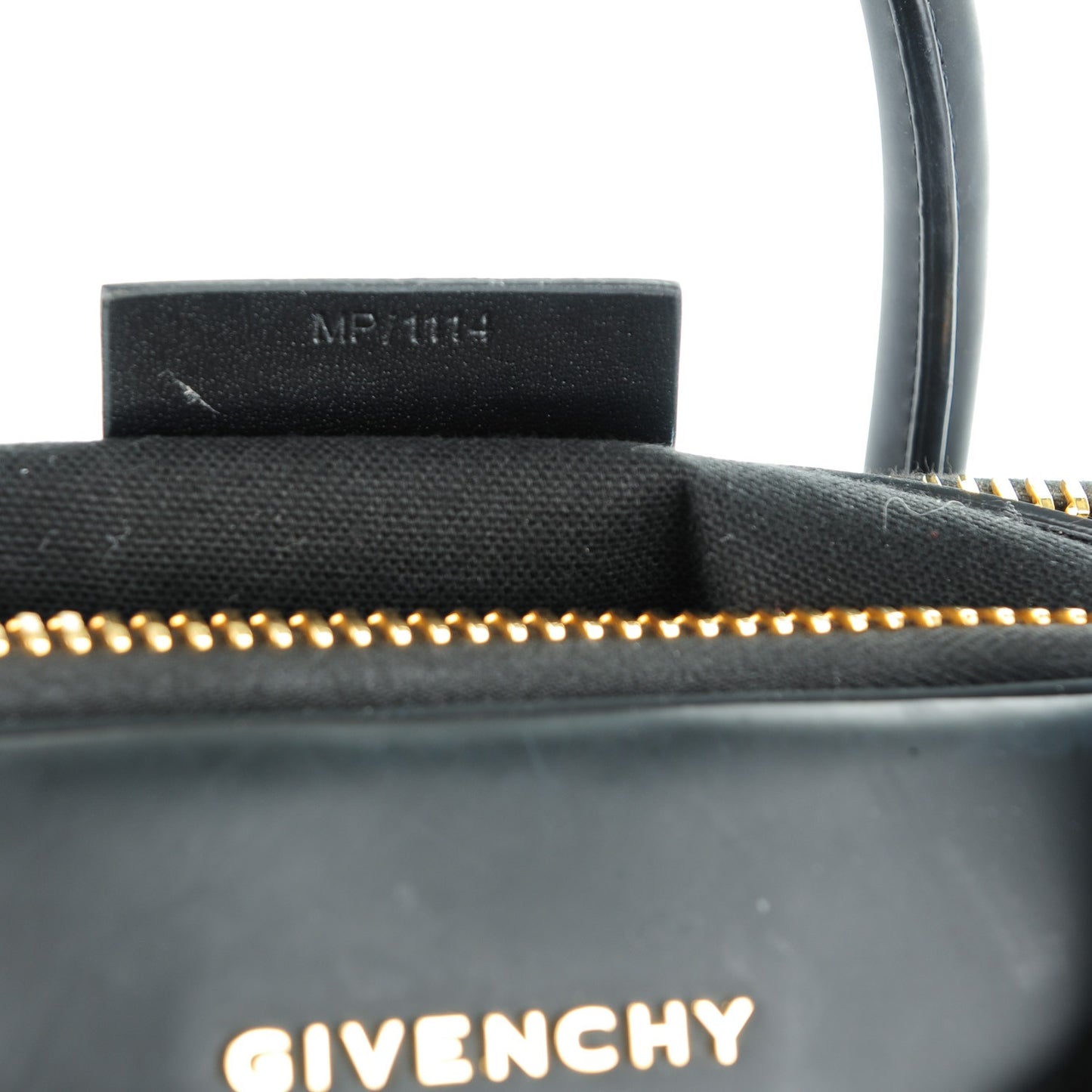 Rubber Effect Calfskin Medium Antigona Black